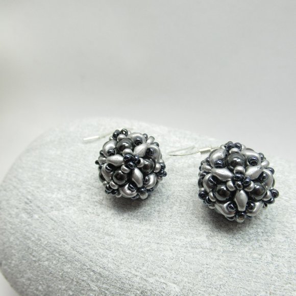 Handwoven earrings - Picture 7 of 9